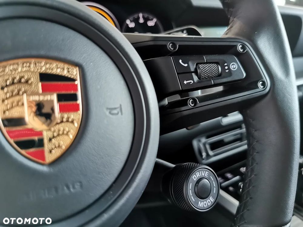 Porsche 911 Carrera 4S Cabrio - 24