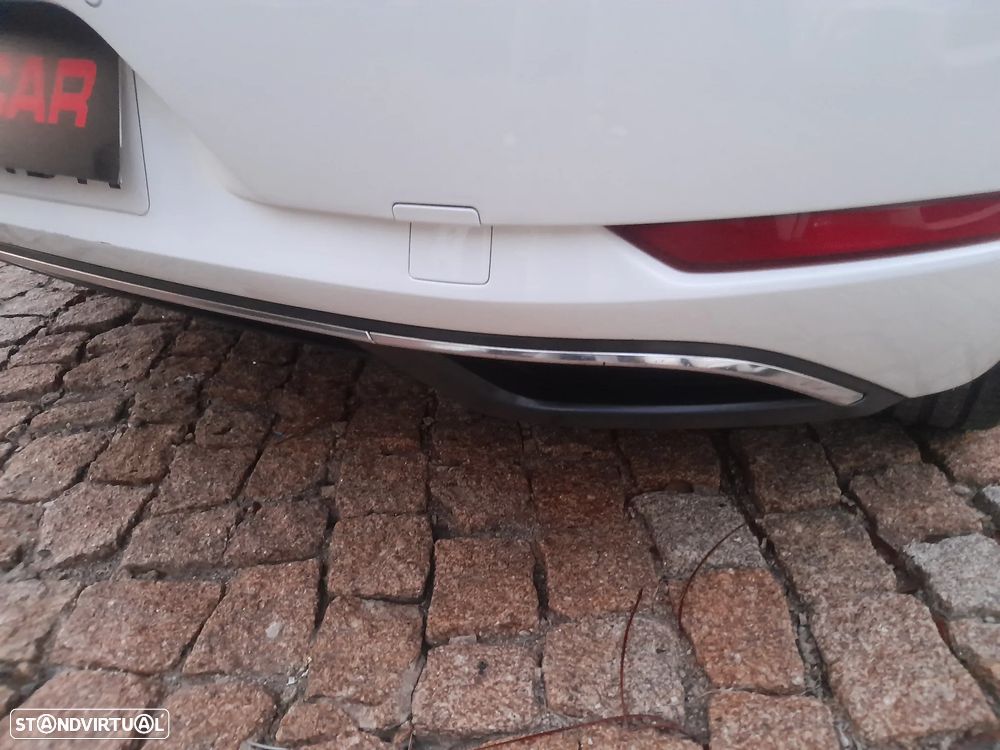 VW Golf 1.6 TDI Highline - 12