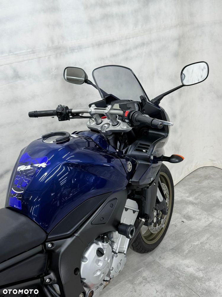 Yamaha FZ - 16