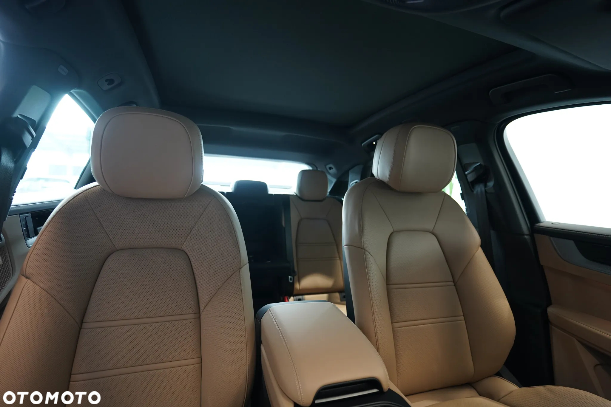 Porsche Cayenne Coupe E-Hybrid PHEV - 28