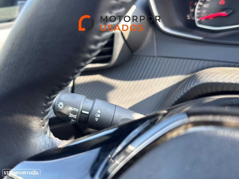 Peugeot 2008 1.2 PureTech Active Pack - 10