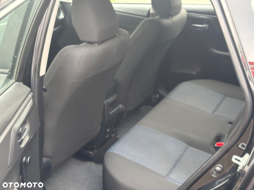 Toyota Auris - 12