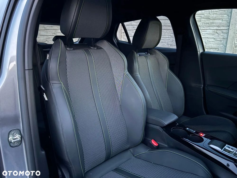 Peugeot 2008 Hybrid 136 e-DSC GT - 9