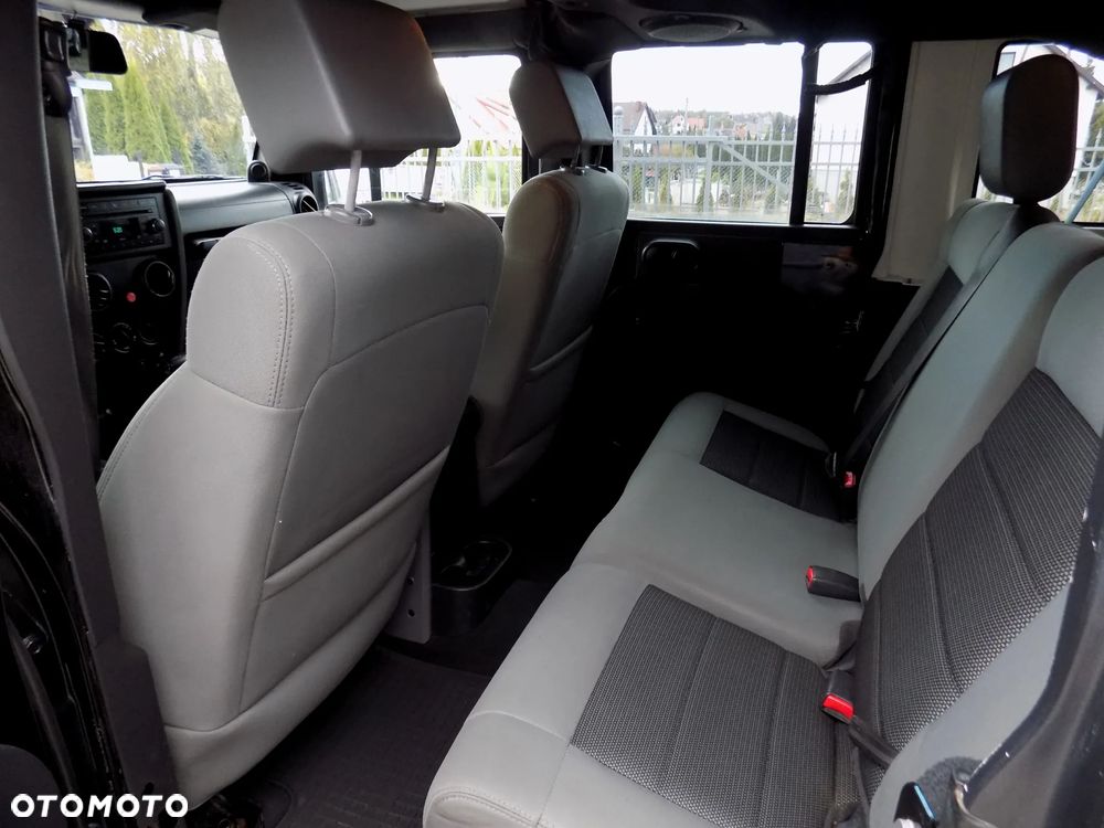Jeep Wrangler - 25
