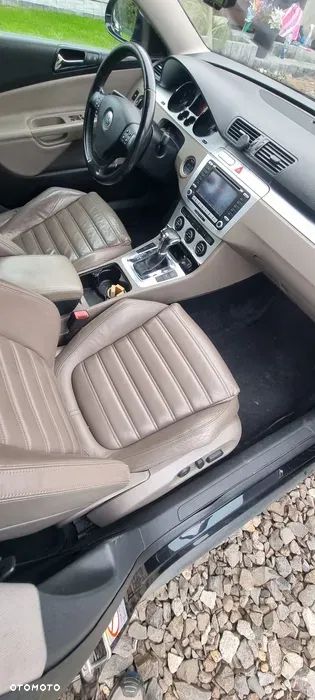 Volkswagen Passat Variant 3.2 V6 FSI 4Motion DSG Highline - 5