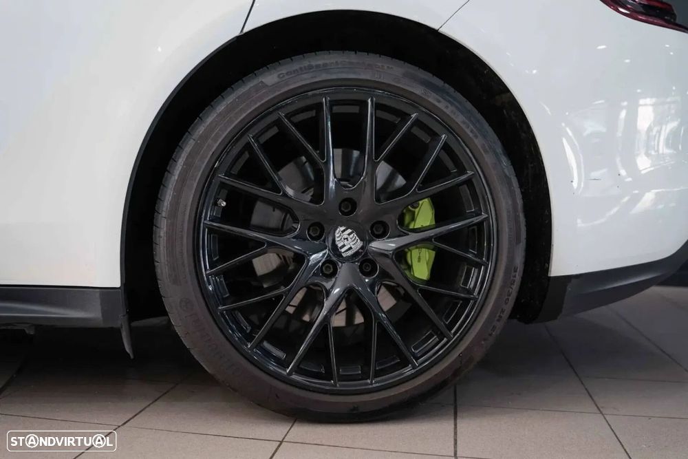 Porsche Panamera 4 E-Hybrid Platinum Edition - 16