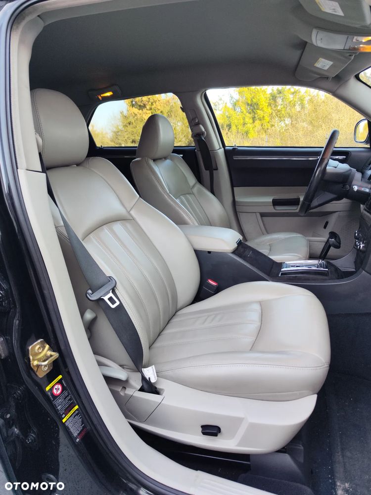 Chrysler 300C 3.5 V6 AWD - 12