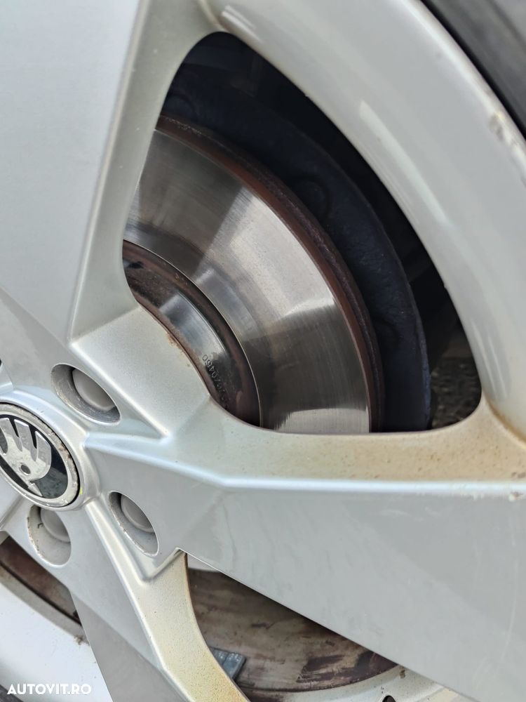 Skoda Octavia 1.6 TDI STYLE DSG - 28