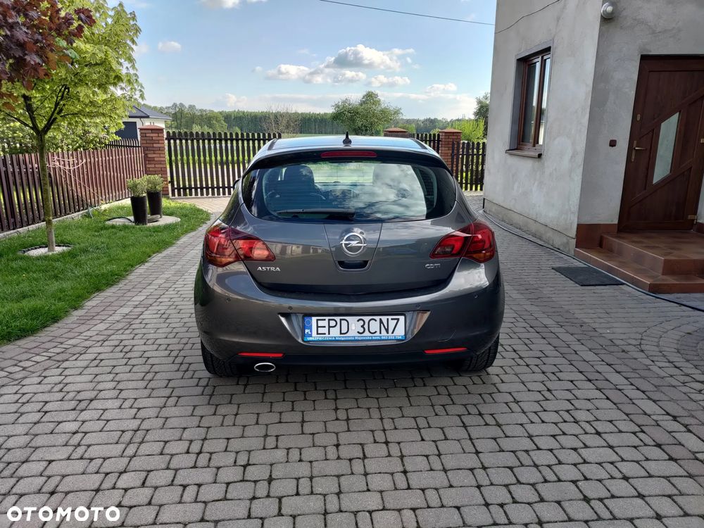 Opel Astra 2.0 CDTI Cosmo - 8
