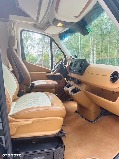 Mercedes-Benz SPRINTER 319 - 15