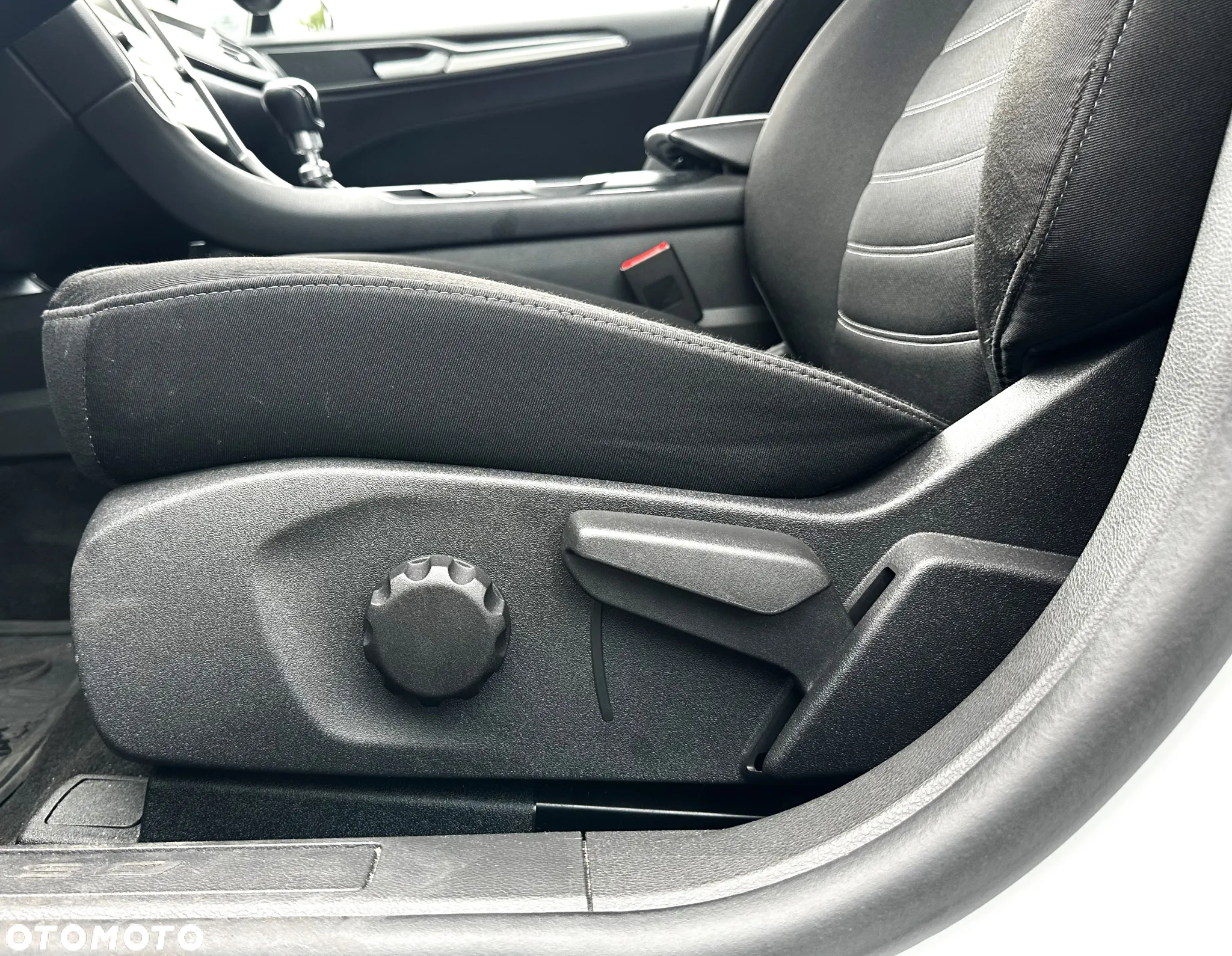 Ford Mondeo 2.0 EcoBlue Executive - 34