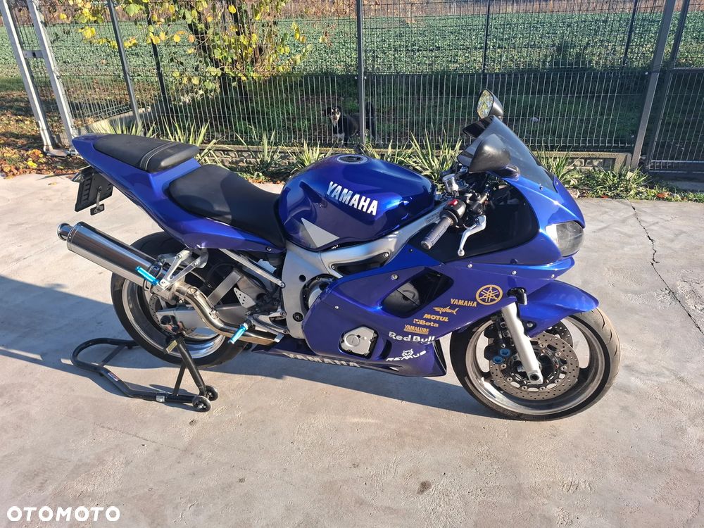 Yamaha R6 - 1