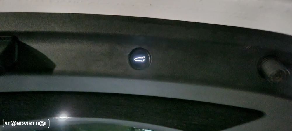 Tesla Model Y Long Range Dual Motor AWD - 3