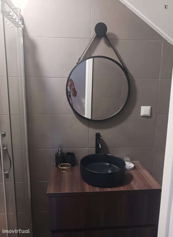 Quarto - localizado em Setubal - Grande imagem: 3/29