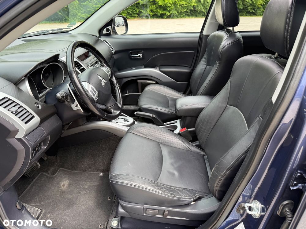 Mitsubishi Outlander 2.4 4WD CVT Intense - 22