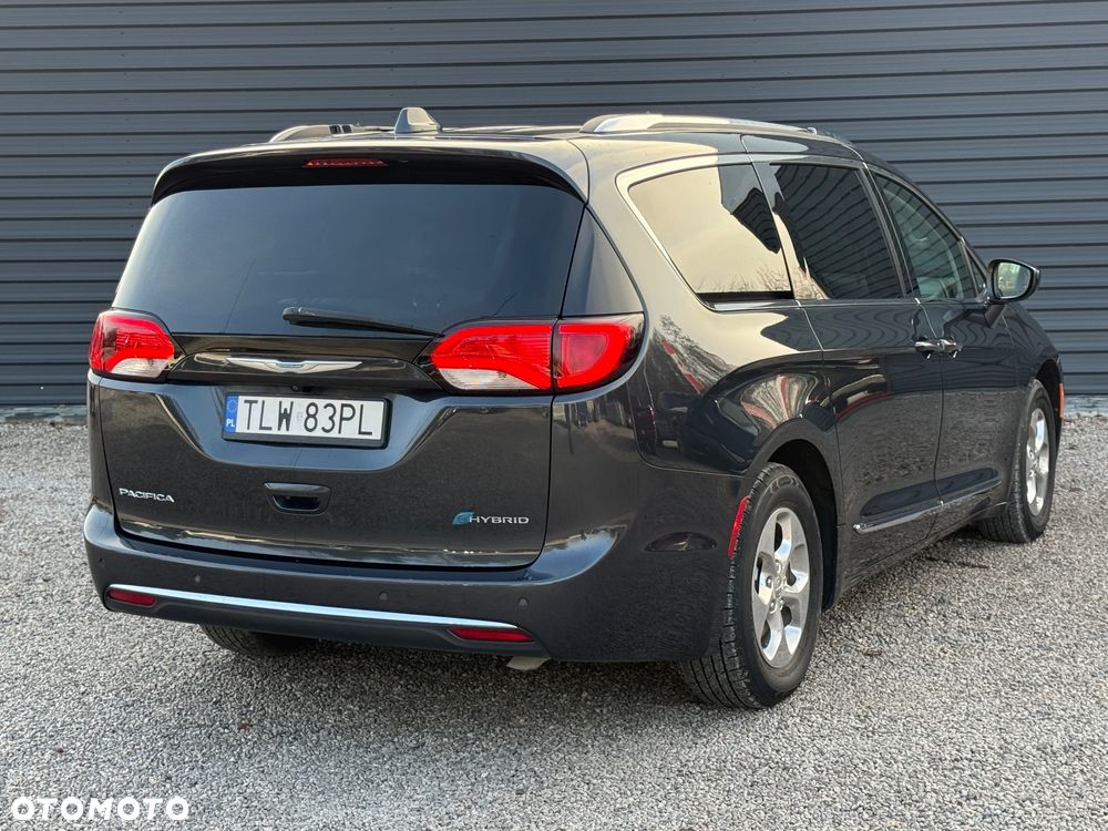 Chrysler Pacifica - 20