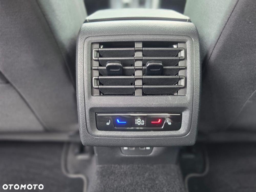Volkswagen Golf 1.5 eTSI EVO Active DSG - 21