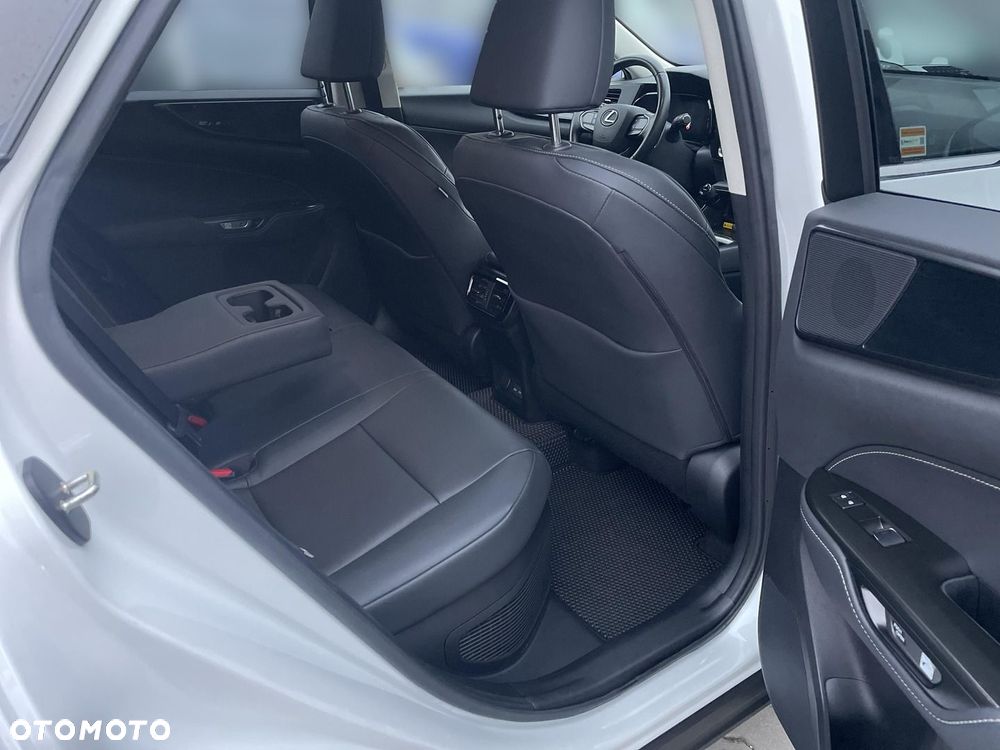 Lexus NX 350h Prestige AWD - 18