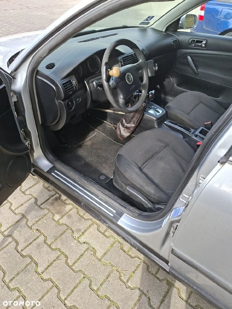 Volkswagen Passat - 10
