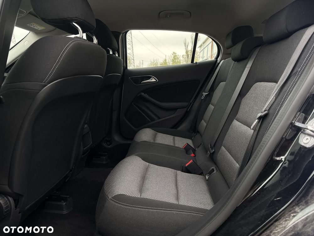 Mercedes-Benz GLA - 22