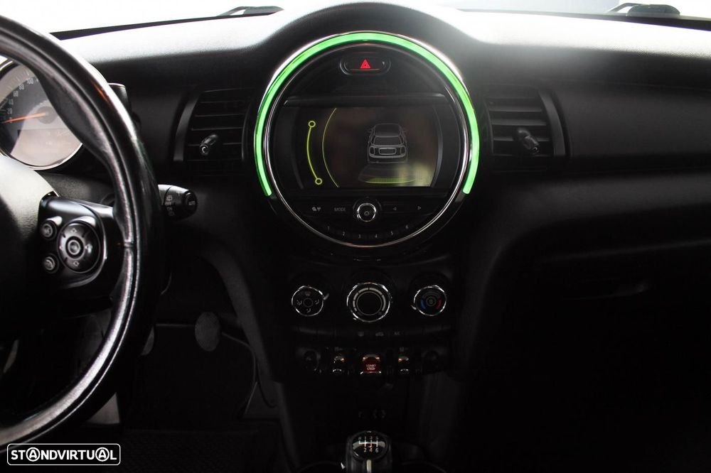 MINI 5 Portas One D - 17