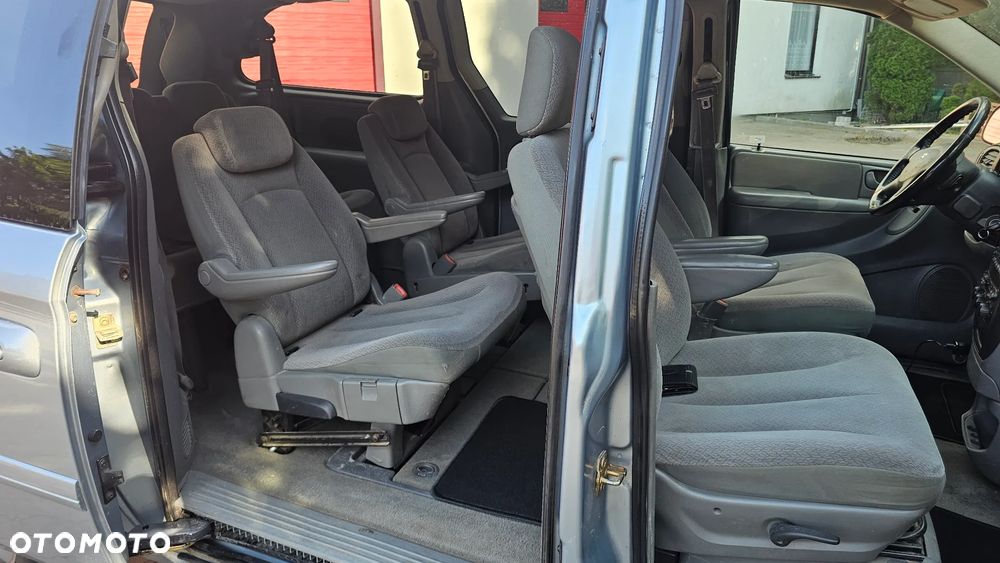 Dodge Grand Caravan - 15