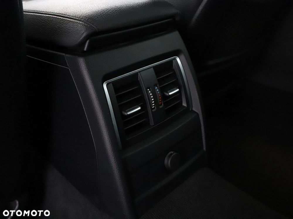 BMW Seria 3 318d M Sport - 38