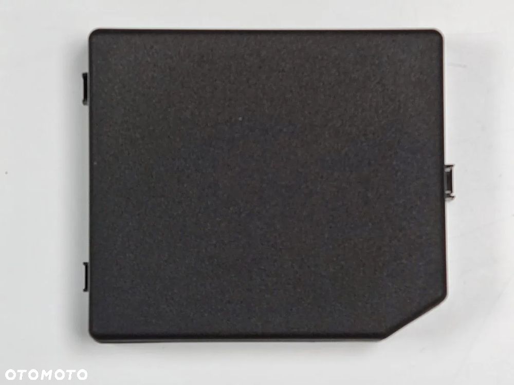 MITSUBISHI OUTLANDER PHEV 20-22r Pokrywa Skrzynki Bezpieczników - 1