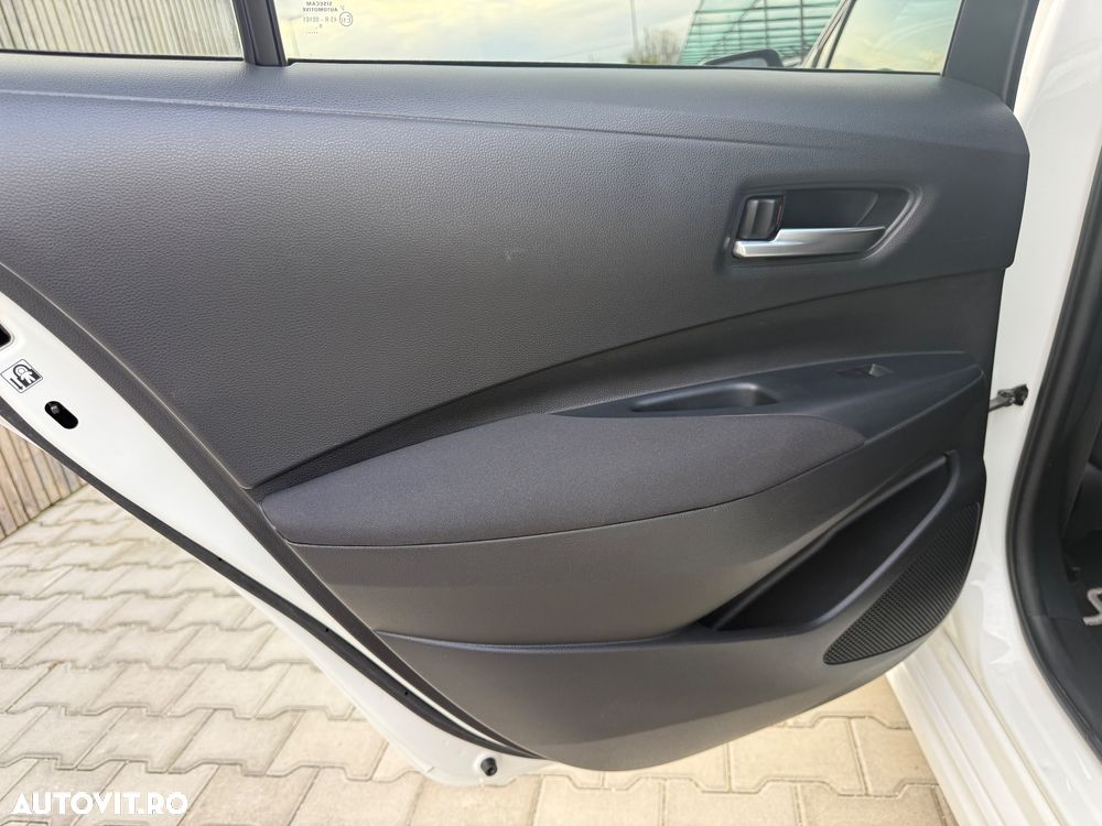 Toyota Corolla 1.8 HSD Dynamic - 16