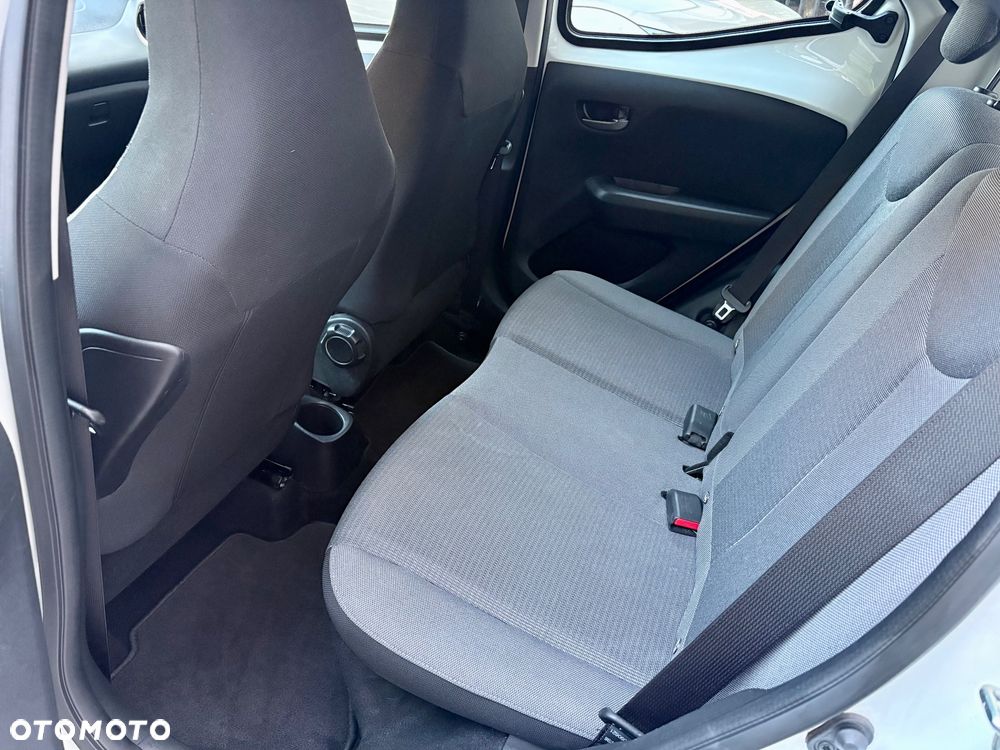 Toyota Aygo - 12