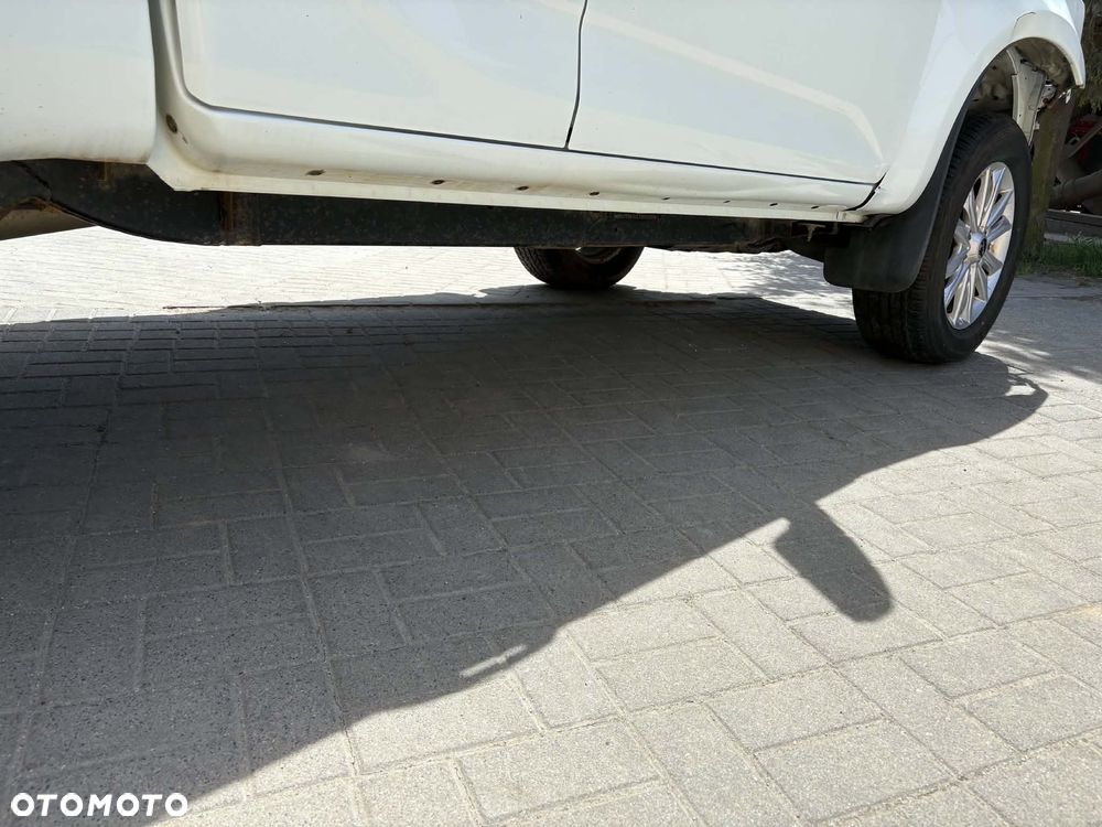 Isuzu D-MAX - 36