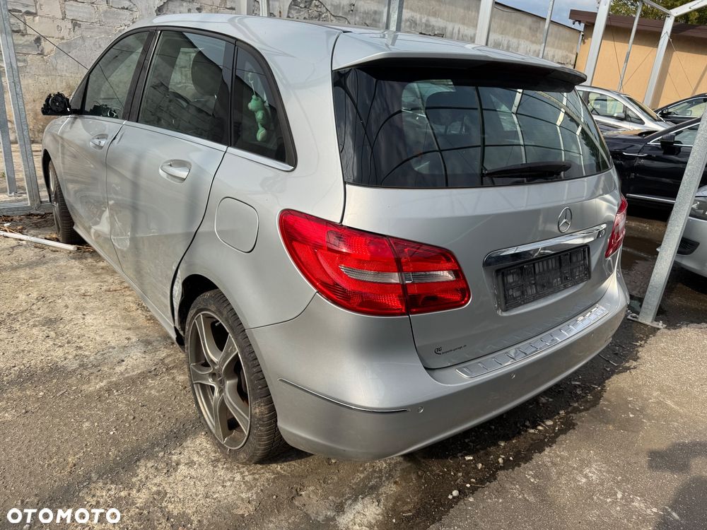 Mercedes-Benz Klasa B 180 BlueEFFICIENCY Edition Style - 7