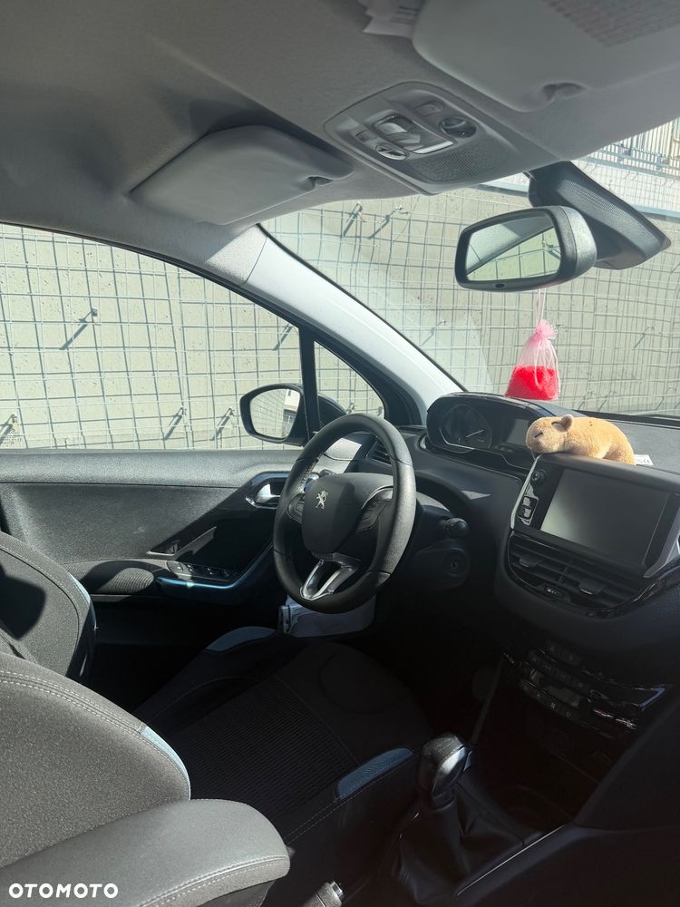 Peugeot 208 1.2 PureTech Active - 12