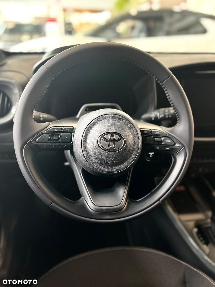 Toyota Aygo X Hybrid 1.5 Style e-CVT - 12