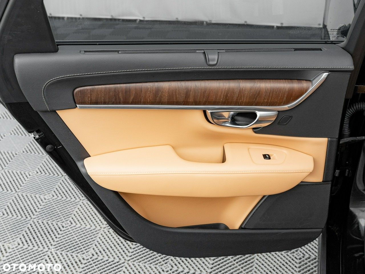 Volvo S90 - 25