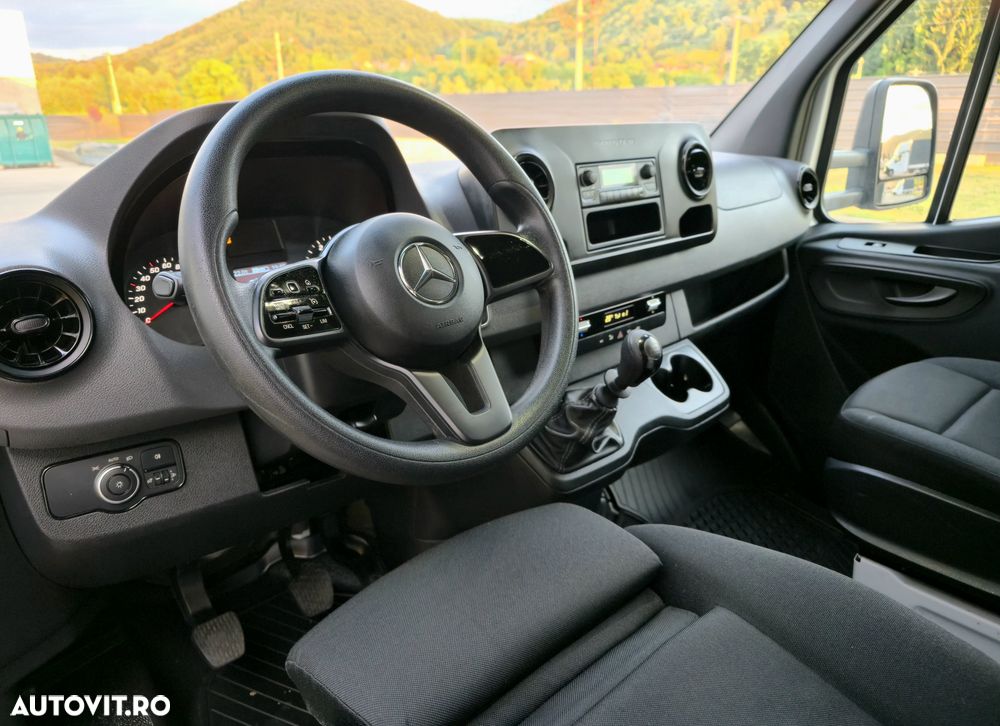 Mercedes-Benz Sprinter - 5