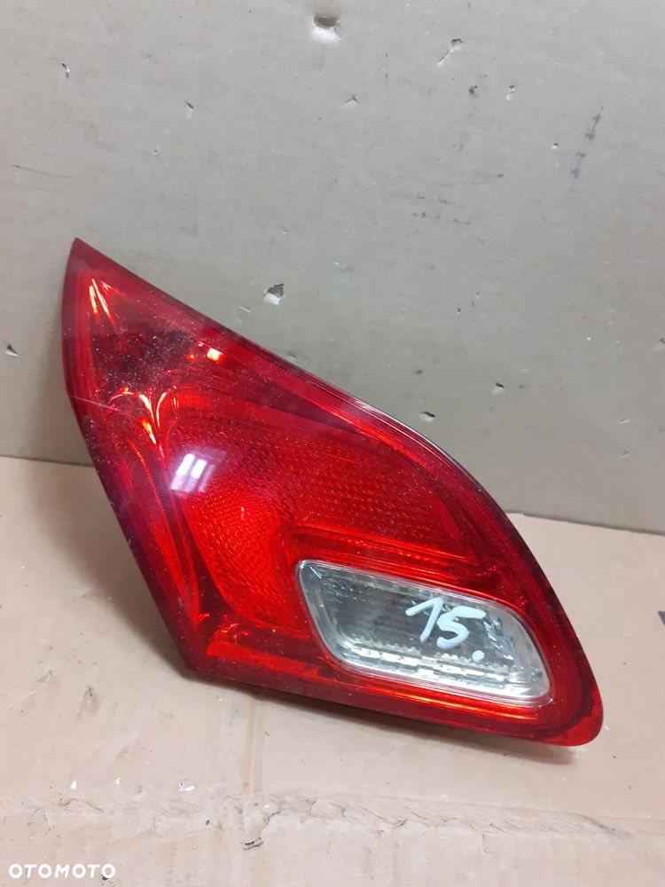 LAMPA TYLNA LEWA OPEL ASTRA J - 1