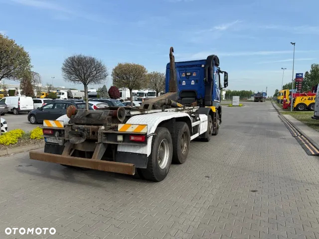 Mercedes-Benz Arocs - 10