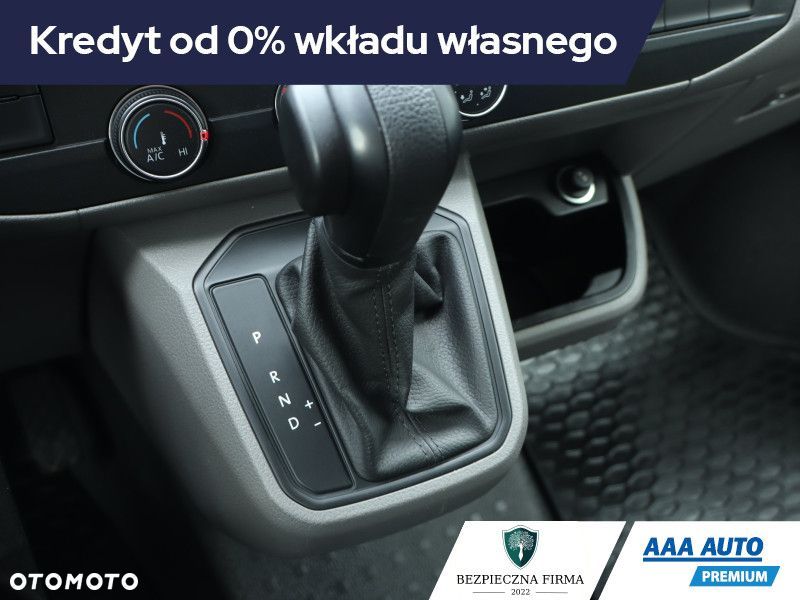 Volkswagen Caravelle - 14