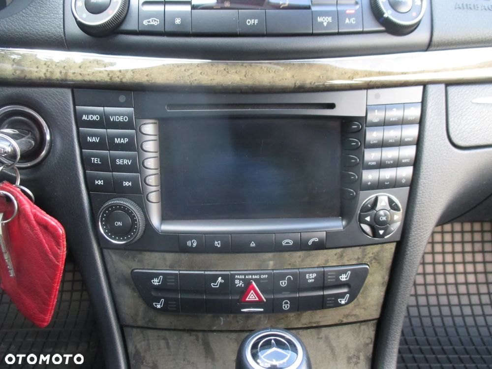 Mercedes-Benz Klasa E 320 CDI Avantgarde DPF Sport Edition AMG - 16