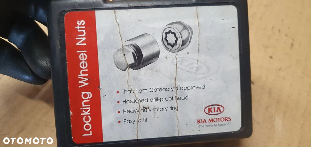 Śruba śruby koła kół zabezpieczające nakrętki Kia Sportage III - 8