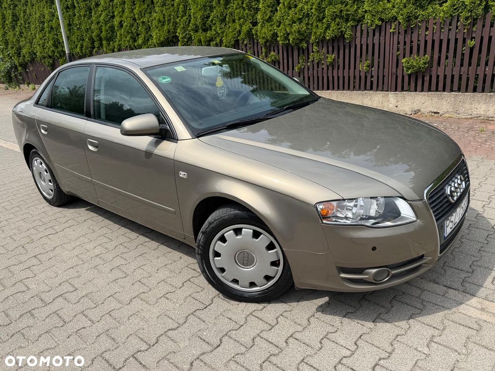 Audi A4 Limousine - 11