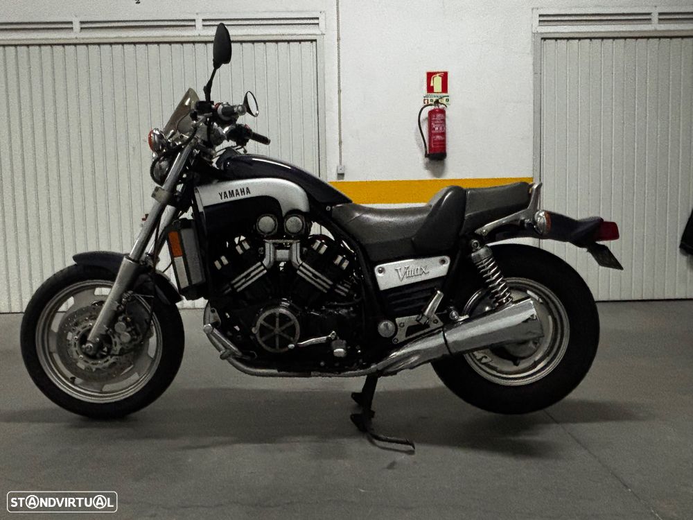 Yamaha Vmax VMX1200 - 1