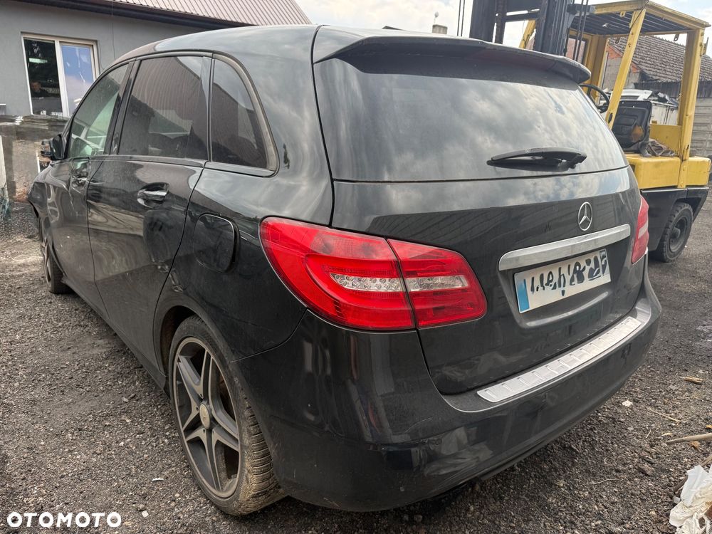 Mercedes-Benz Klasa B 180 CDI (BlueEFFICIENCY) 7G-DCT - 2