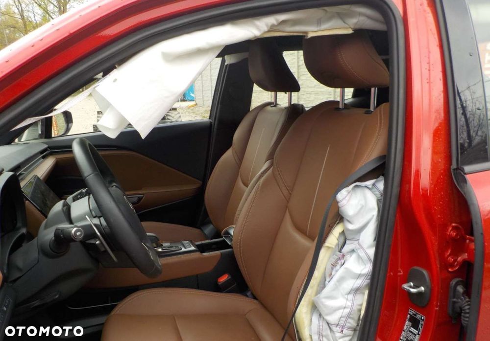 Lexus LBX - 19
