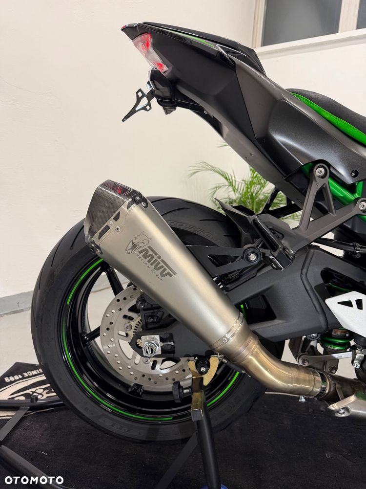 Kawasaki H2 - 16