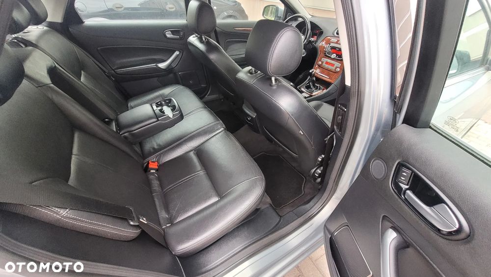 Ford Mondeo 2.0 Ghia - 20