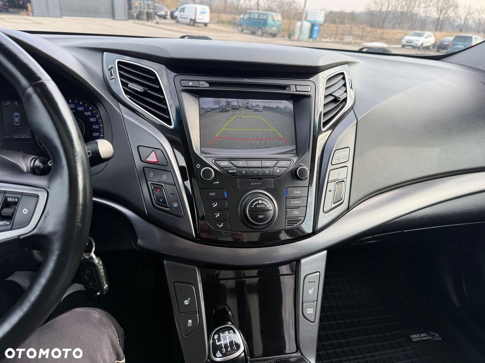 Hyundai i40 Kombi 1.7 CRDi Premium - 28