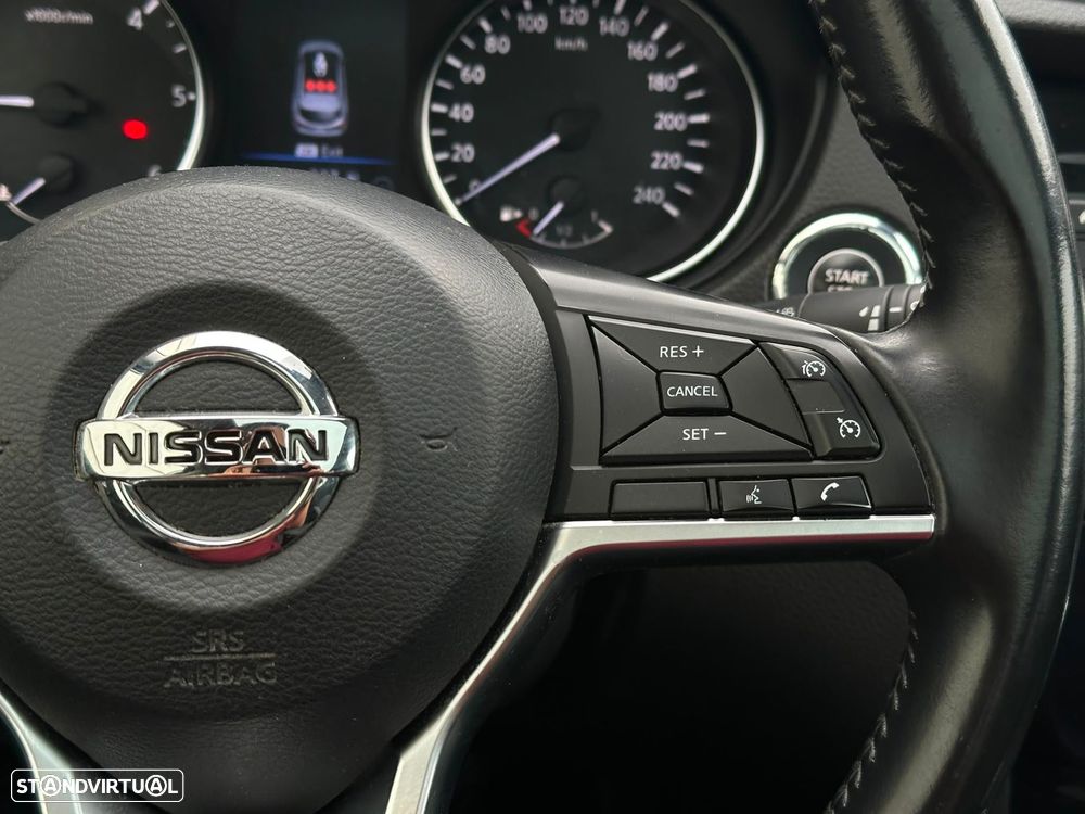 Nissan Qashqai 1.5 dCi N-Connecta J18 - 20