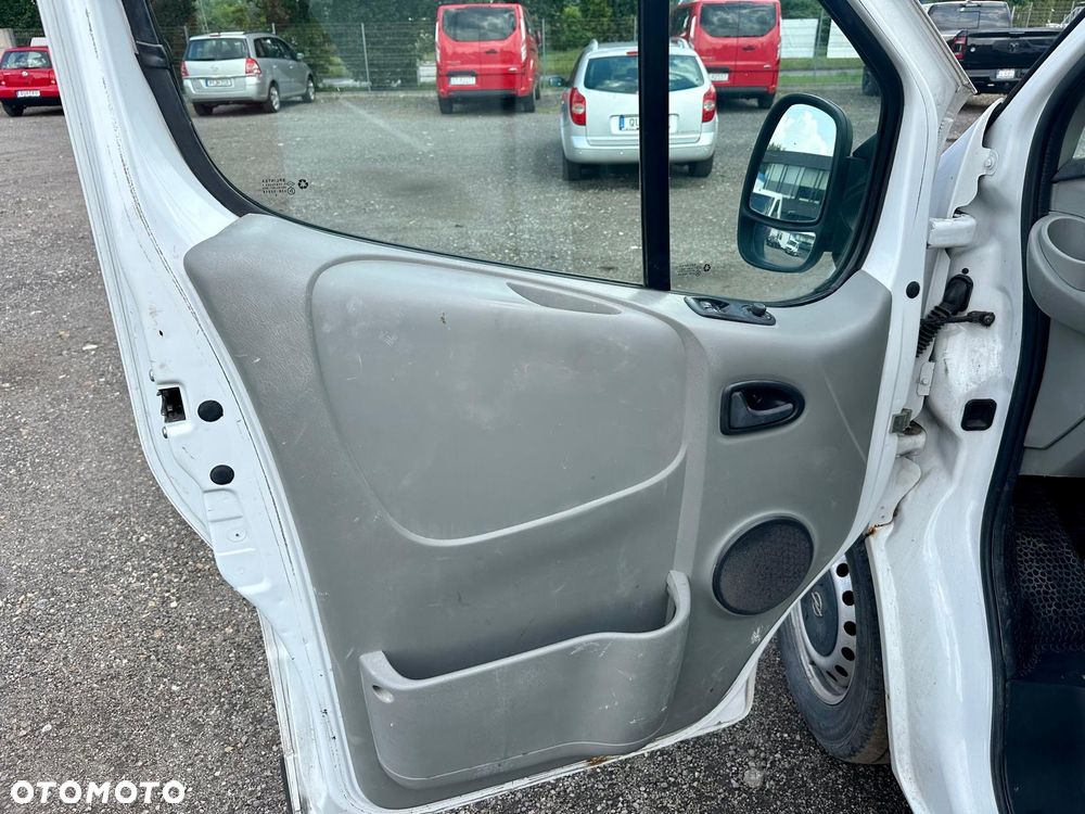 Opel Vivaro - 10